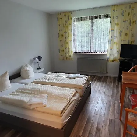 Waldhotel Achtermannstor 3* برونلاغ